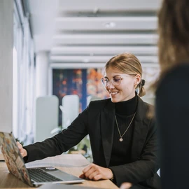 Modern workplace Digital tools pave the way for modern and flexible forms of working. In the Dürr Group, a dedicated team is therefore driving the use of new apps and tools.