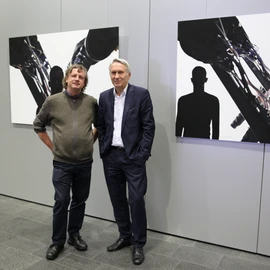 Joachim Fleischer, artist (left) and Dr. Hans Schumacher, member of the Dürr Systems AG Board of Management (right). Joachim Fleischer and Dr. Hans Schumacher