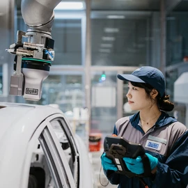 Global presence The Dürr Group employs around 18,400 people at 139 locations in 33 countries.