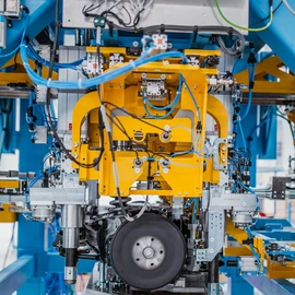 Rear axle adjustment station x-align Rear axle adjustment station x-align