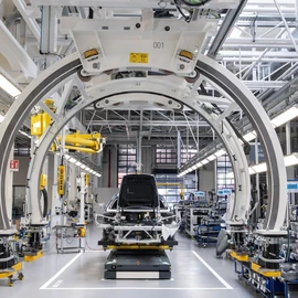 Overhead Conveyor – Vertical adjustable carrier (VAC) Overhead Conveyor – Vertical adjustable carrier (VAC)