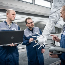 Innovation hub In Bietigheim’s technical center for robot painting, innovations are tested under the watchful eyes of Dürr’s experts, who develop them further.