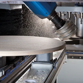 Five-axis-technology Five-axis processing of a table plate